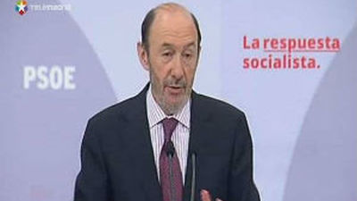 Rubalcaba afirma que la dirección del PSOE es plural y colegiada, pero solo una