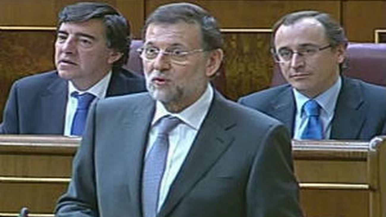 Rajoy dice que la situación del paro es "crítica" y que empeorará en 2012