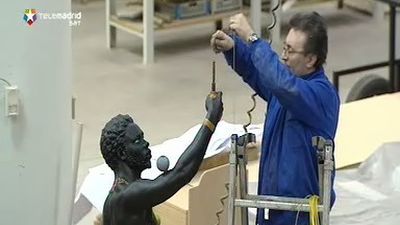 Laberinto de andamios y puntales en el Teatro de la Comedia