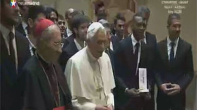 El Papa bendice en el Vaticano a los jugadores del Atlético de Madrid