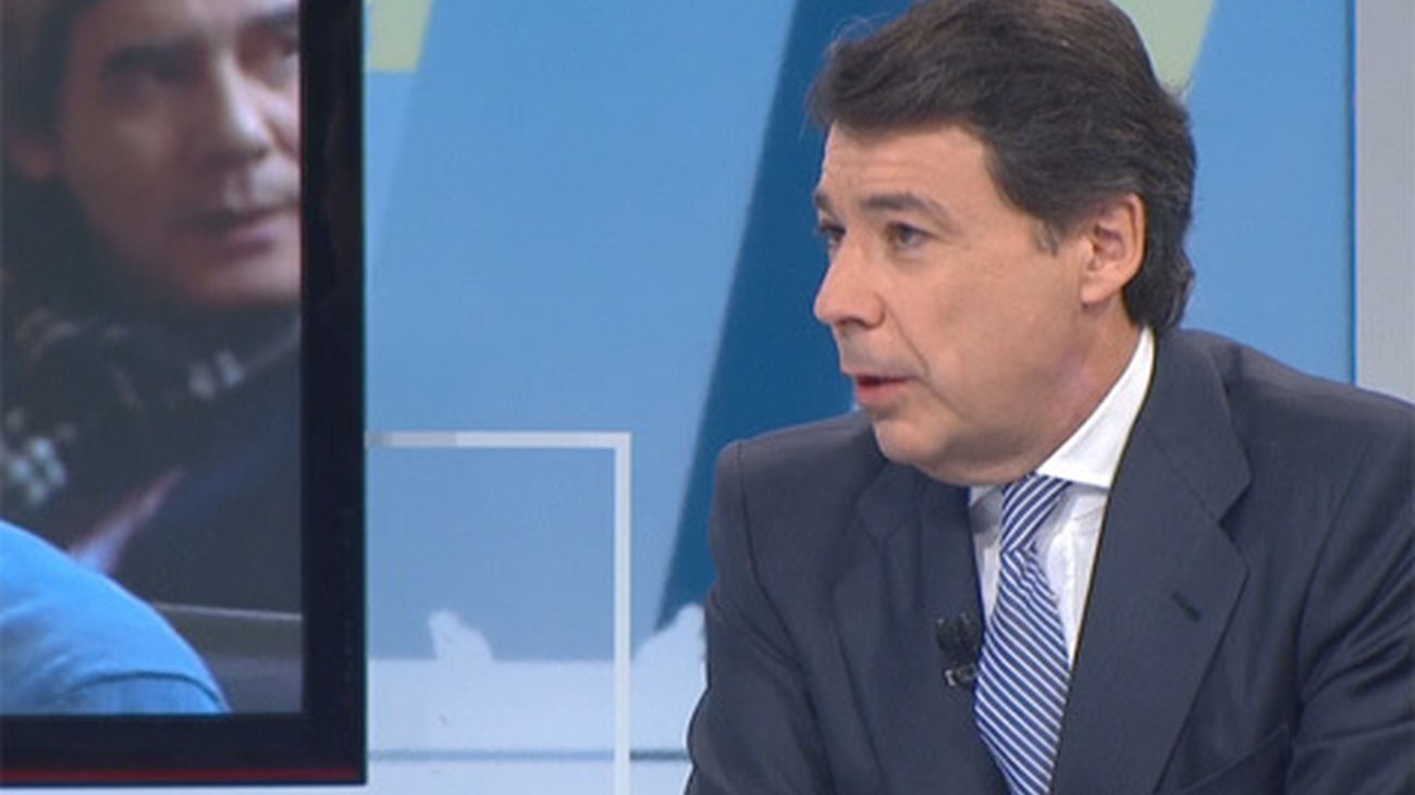 González: los líderes sindicales quieren huelga por presiones del PSOE e IU