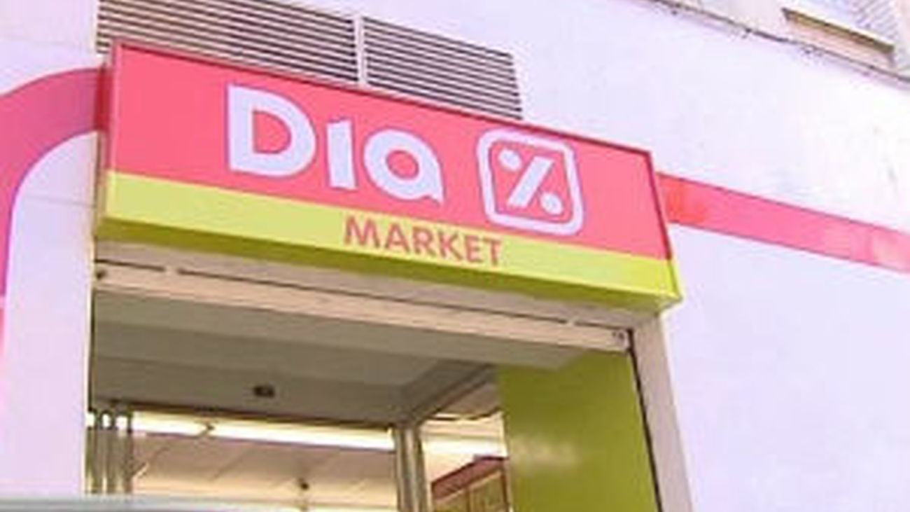 Dos detenidos en Usera cuando practicaban un butrón para robar en un supermercado