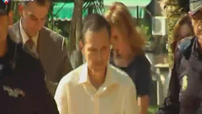 Bretón es increpado por medio centenar de personas cuando acudía al juzgado