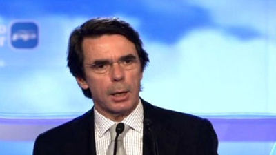 Aznar demanda a El País