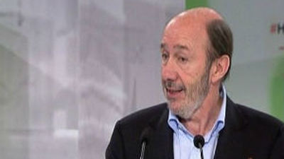 Rubalcaba avisa de que sin "transparencia" no apoyará inyecciones de dinero en Bankia