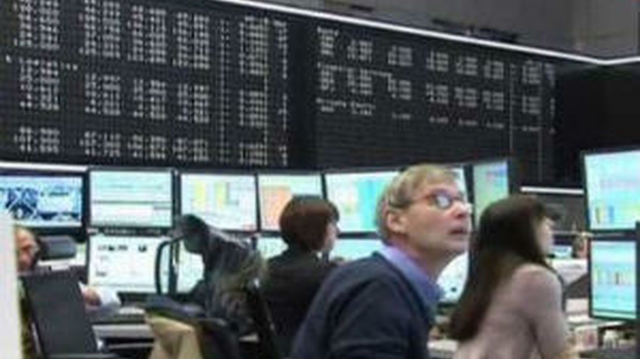 España coloca 2.500 millones en letras y rebaja casi un tercio su interés