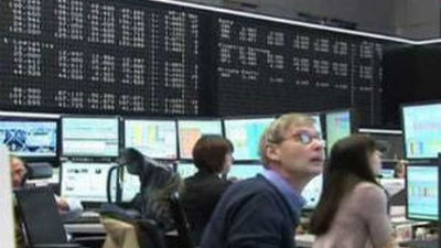 España coloca 2.500 millones en letras y rebaja casi un tercio su interés