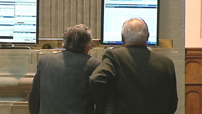 La prima de riesgo cae a 334 puntos tras la exitosa primera puja del Tesoro