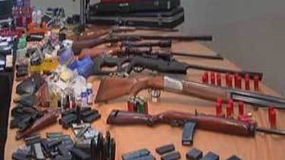 Detenidos por tener un supermercado de armas en casa