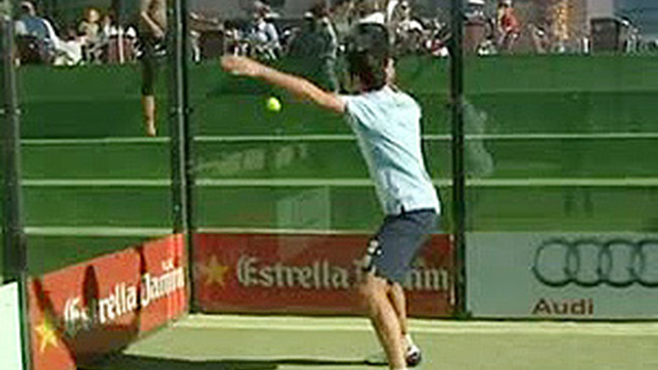 Curso de pádel: Salida de pared con derecha