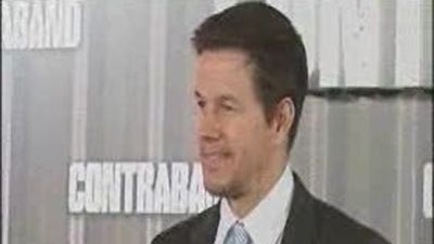 Mark Wahlberg se pasa al contrabando