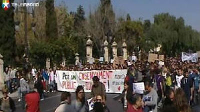 Miles de estudiantes se manifiestan por varias ciudades con cortes de tráfico y concentraciones