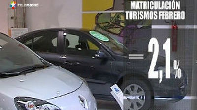 Las ventas de coches caen un 2,1% en febrero  con 64.732 unidades