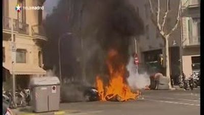Otra protesta estudiantil en Barcelona acaba con destrozos en entidades bancarias