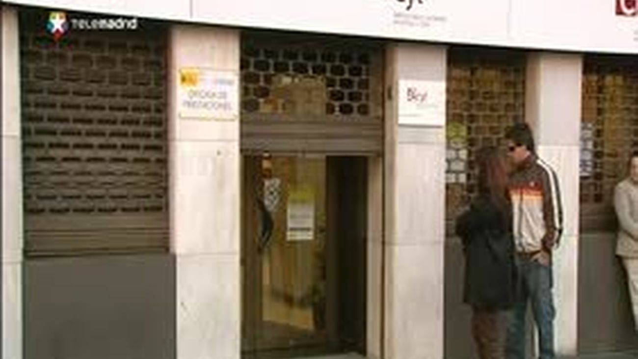 Otros 112.269 parados más en febrero y son ya 4,7 millones