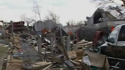Obama ofrece ayuda tras tornados que dejan al menos 37 víctimas en EE.UU