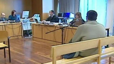 Las víctimas del ciberacosador denuncian las coacciones que  sufrían