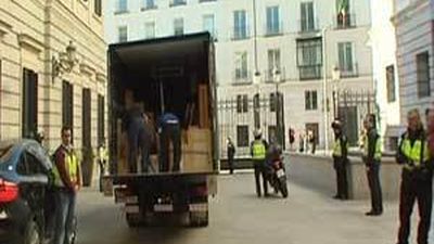 La Pepa sale por primera vez del Congreso y viaja a Cádiz escoltada por la Policía