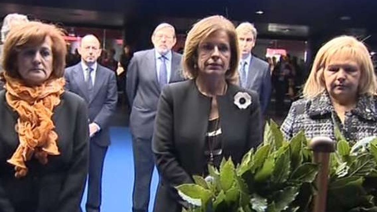 Gobierno y oposición en el ayuntamiento de Madrid juntos en el homenaje del 11M