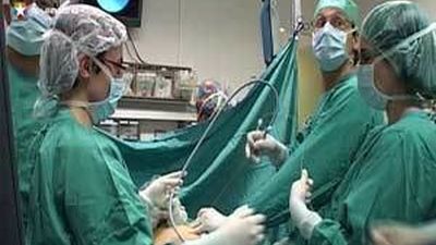 Cirujanos catalanes salvan la vida a un feto con una endoscopia para desatascar un bronquio