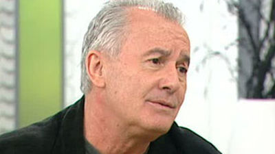 Víctor Manuel "vive para cantarlo"