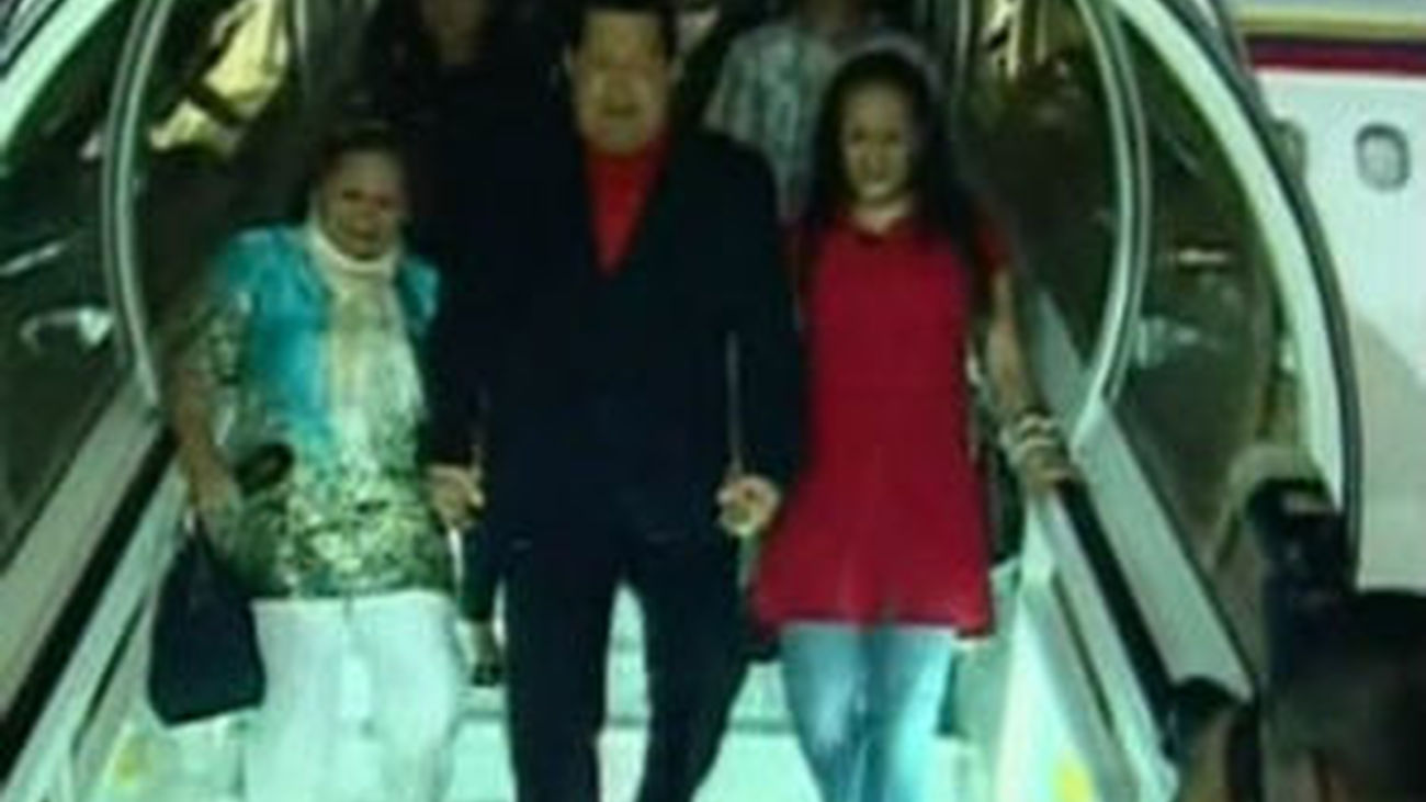 Chávez llega a Venezuela