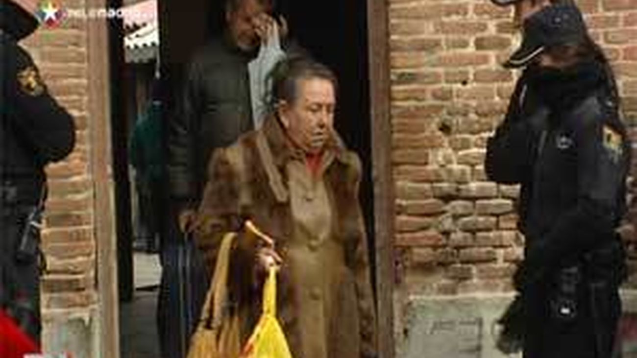 Desalojan a las 6 familias que 'okupaban' un antiguo cuartel de la Benemérita en Fuencarral