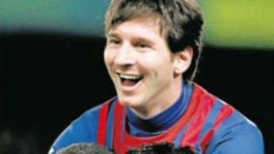 Messi bate el récord de César y acerca al Barça a la cabeza