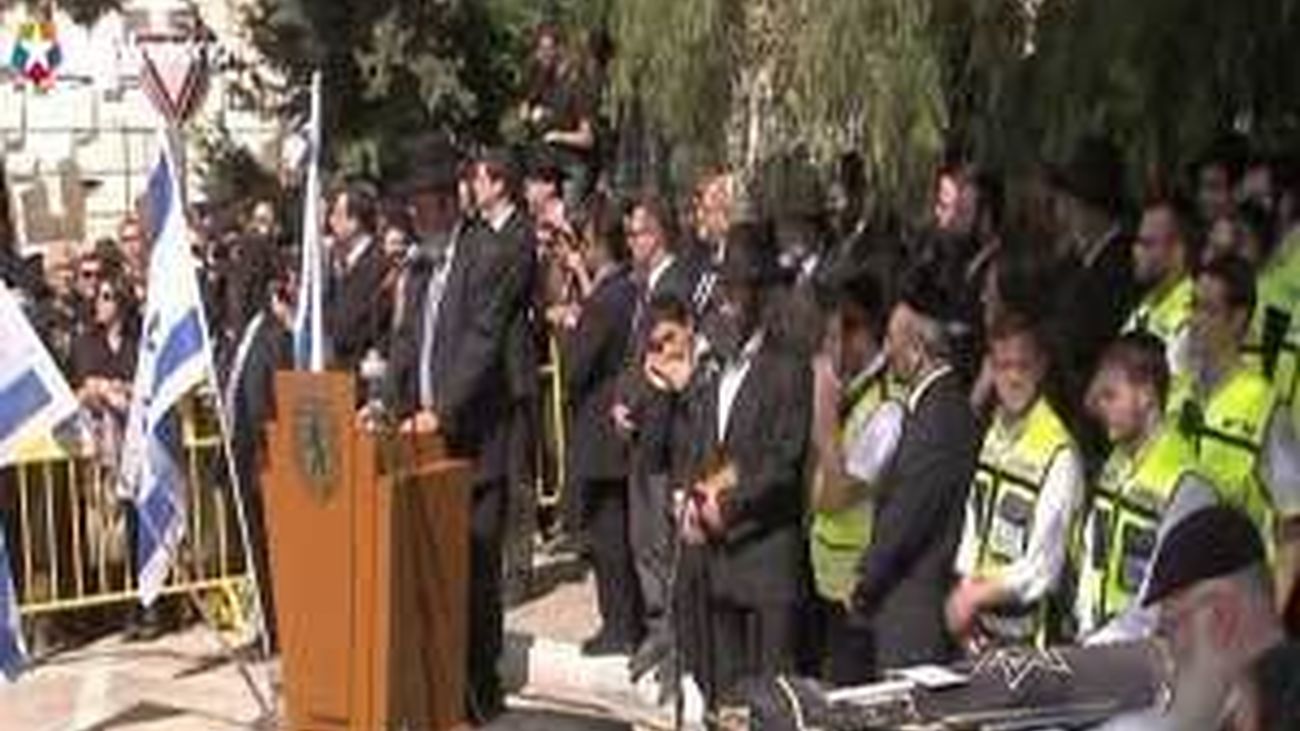 Miles de personas lloran en Jerusalén a los cuatro asesinados en Toulouse