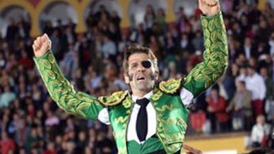 Juan José Padilla, dos orejas y salida a hombros