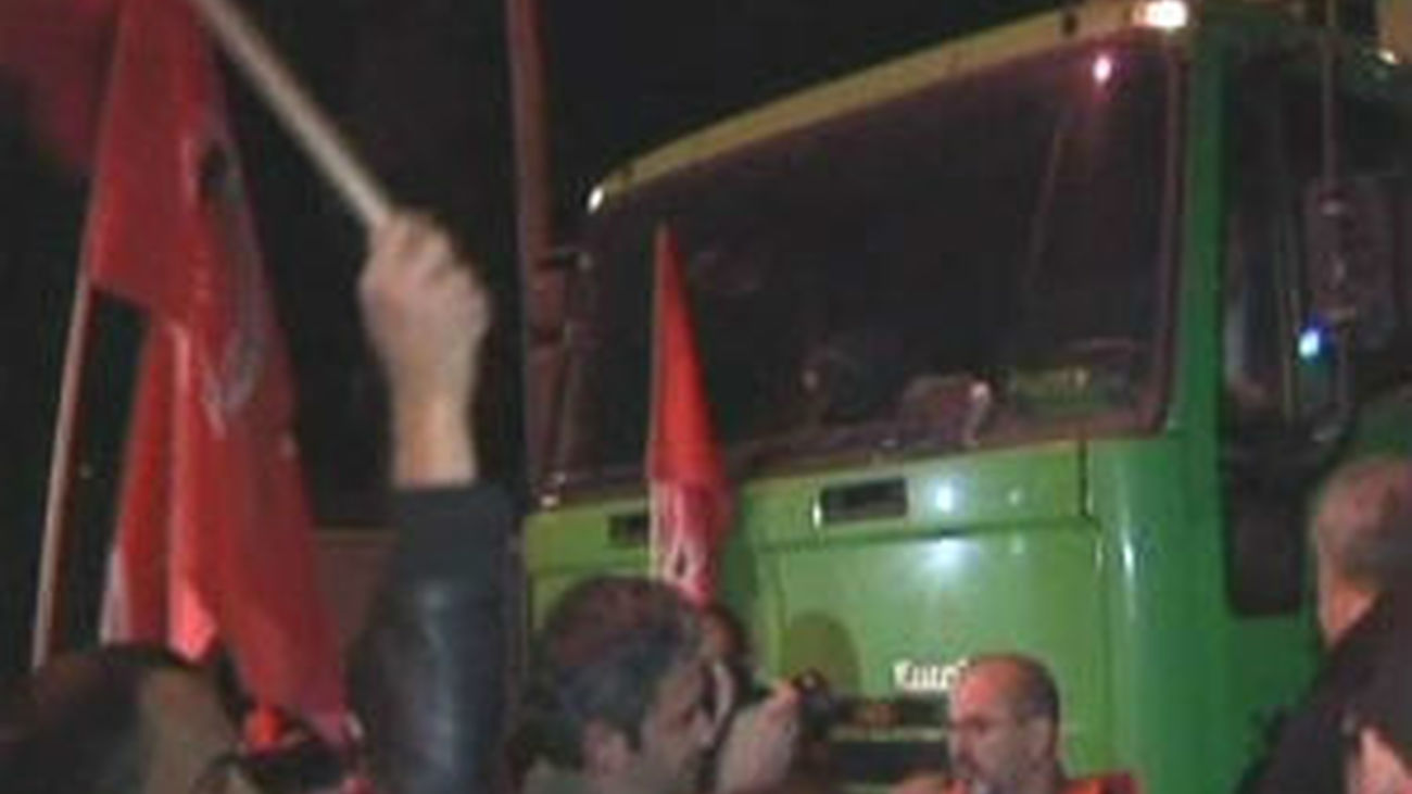 La huelga general en Portugal congestiona el tráfico en los núcleos urbanos