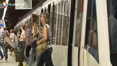 Metro estudia colocar publicidad en las escaleras para incorporar nuevos ingresos