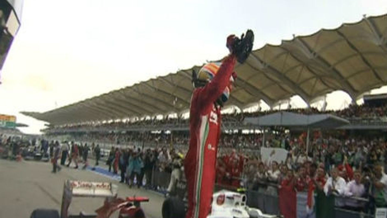 Alonso gana en Malasia