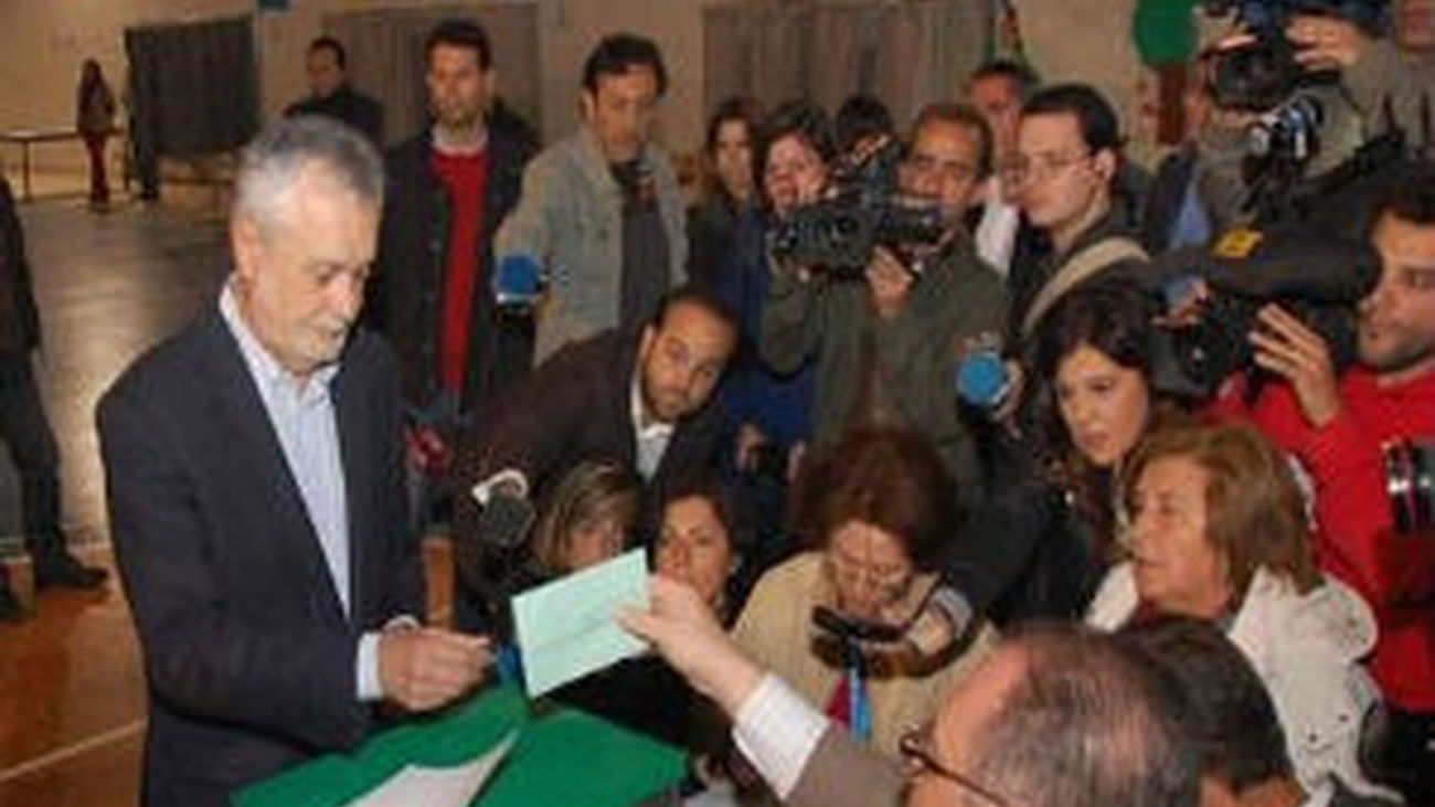 Griñan deposita su voto