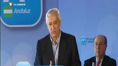 Arenas propone acuerdos de gobernabilidad  al PSOE-A