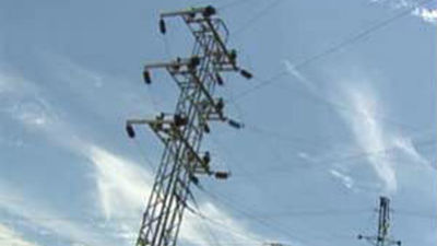 El consumo de energía eléctrica se queda un 15 % por debajo de lo previsto