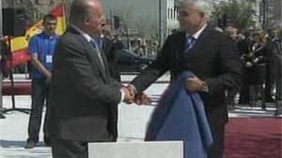 El Rey inaugura en Mostar la rehabilitada Plaza de España