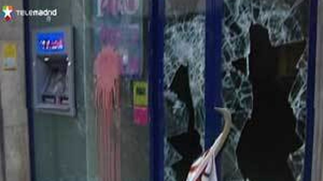 Barcelona: 50 detenidos, incendios, robos y casi 600.000 euros en daños municipales