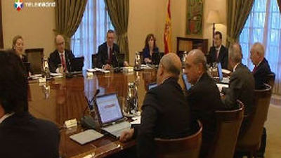 El Gobierno sin vacaciones por la crisis