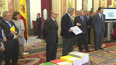 Montoro defiende que los presupuestos "no perjudican la la recuperación económica"