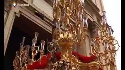 La lluvia da un respiro el Miércoles Santo en Sevilla