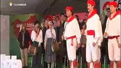 El PNV pide a Rajoy que "se mueva" en el Aberri Eguna