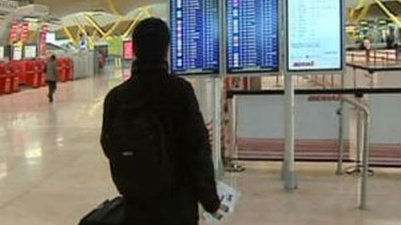 Iberia cancela 156 vuelos este lunes  por la huelga del sindicato de pilotos Sepla