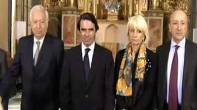 Aznar defiende que el país "necesita una gran política nacional con mayúsculas"