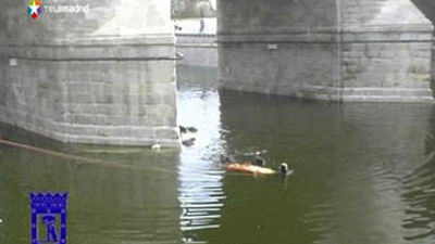 Un hombre de 26 años muere al caer desde el Puente de Toledo al Manzanares