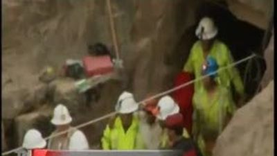 Rescatados los nueve mineros atrapados por un derrumbe en el sur del Perú