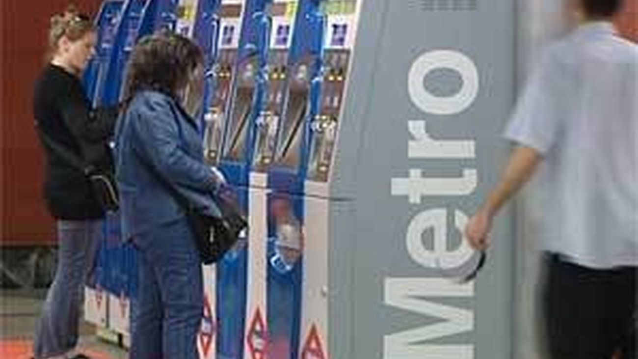 González: la subida del transporte público es una consecuencia de la crisis