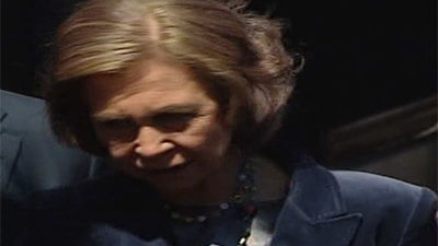 El Rey evoluciona positivamente y recibe la visita de la Reina