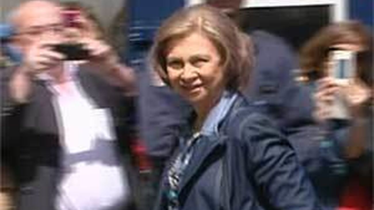 Los reyes almuerzan juntos en el hospital, donde se recupera don Juan Carlos