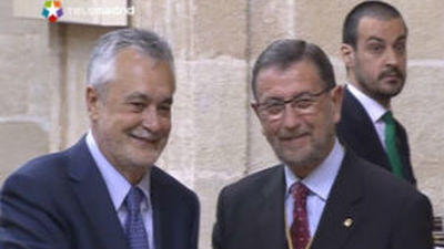 La IX legislatura andaluza arranca marcada por la coalición PSOE-IU